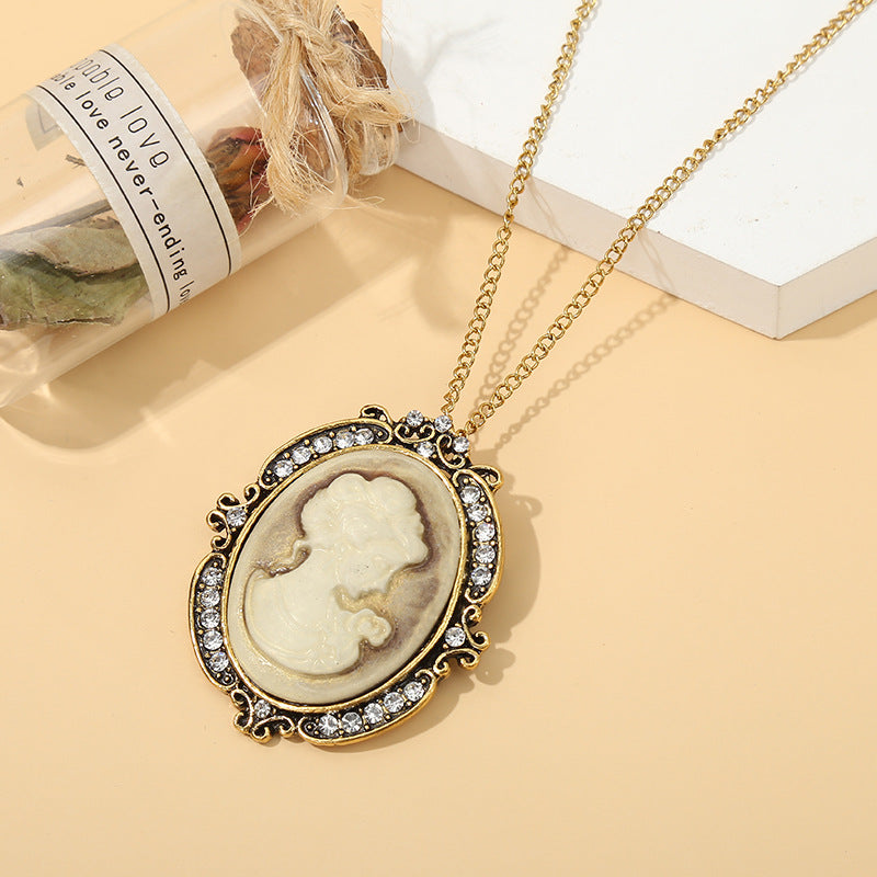 Wholesale Vintage Statue Hollow Pendant Alloy Diamond Necklace